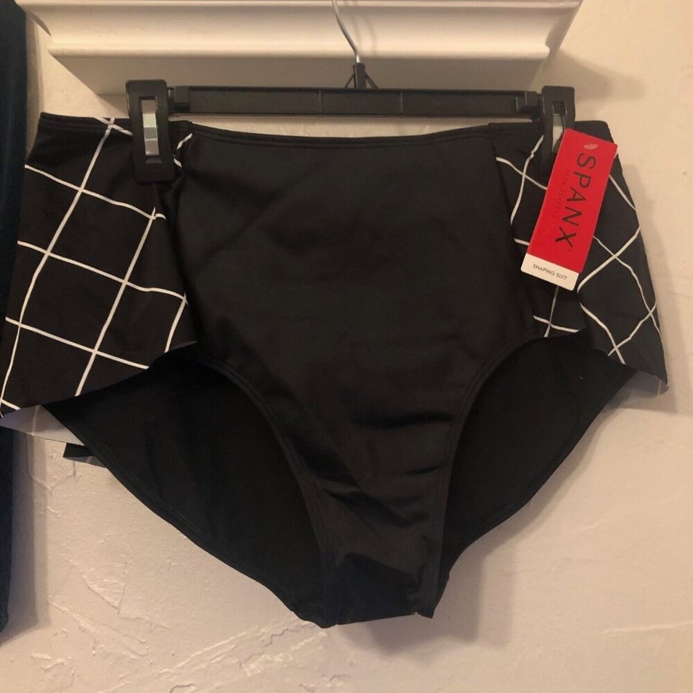 NWT Spanx SZ 14 Shaping Suit Bottoms Flirty Skirted Bottoms Black & White Geo